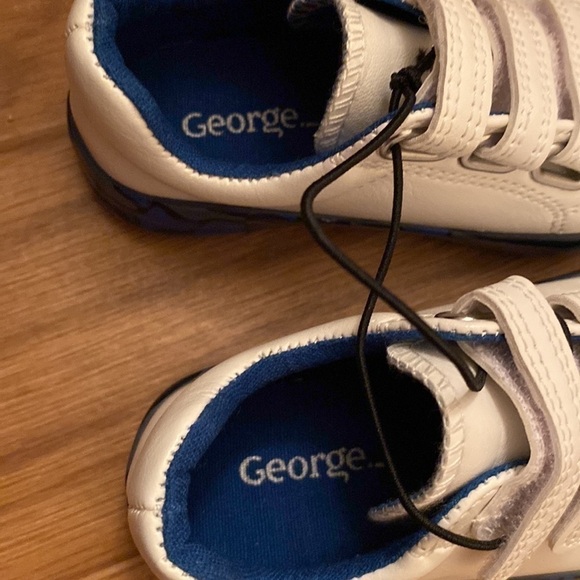 George White Sneakers with Camouflage Edge/ Non Marking (Size 6) (NWOT) - Picture 5 of 8